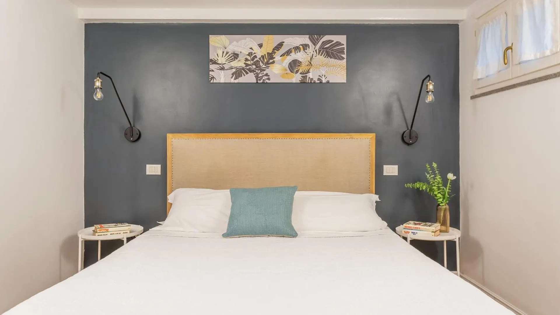 Daplace - Iris Apartment Rome 0*,  Italy